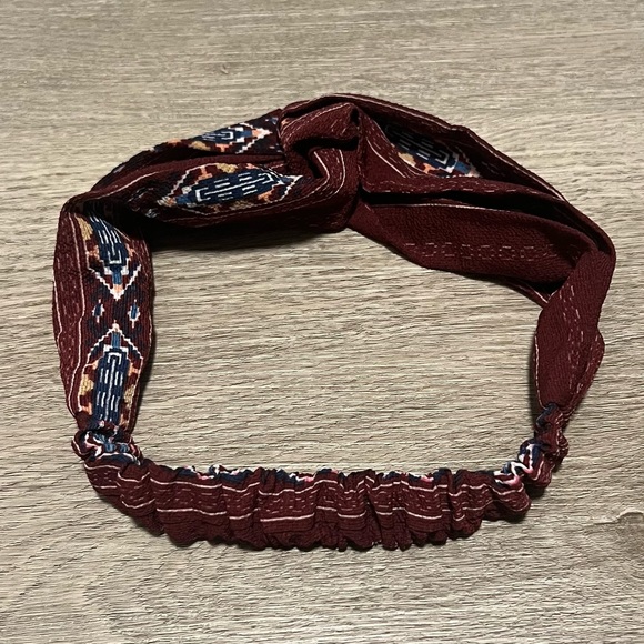 🍀Bundle! 3/$10 Knotted Headbands - Picture 4 of 5